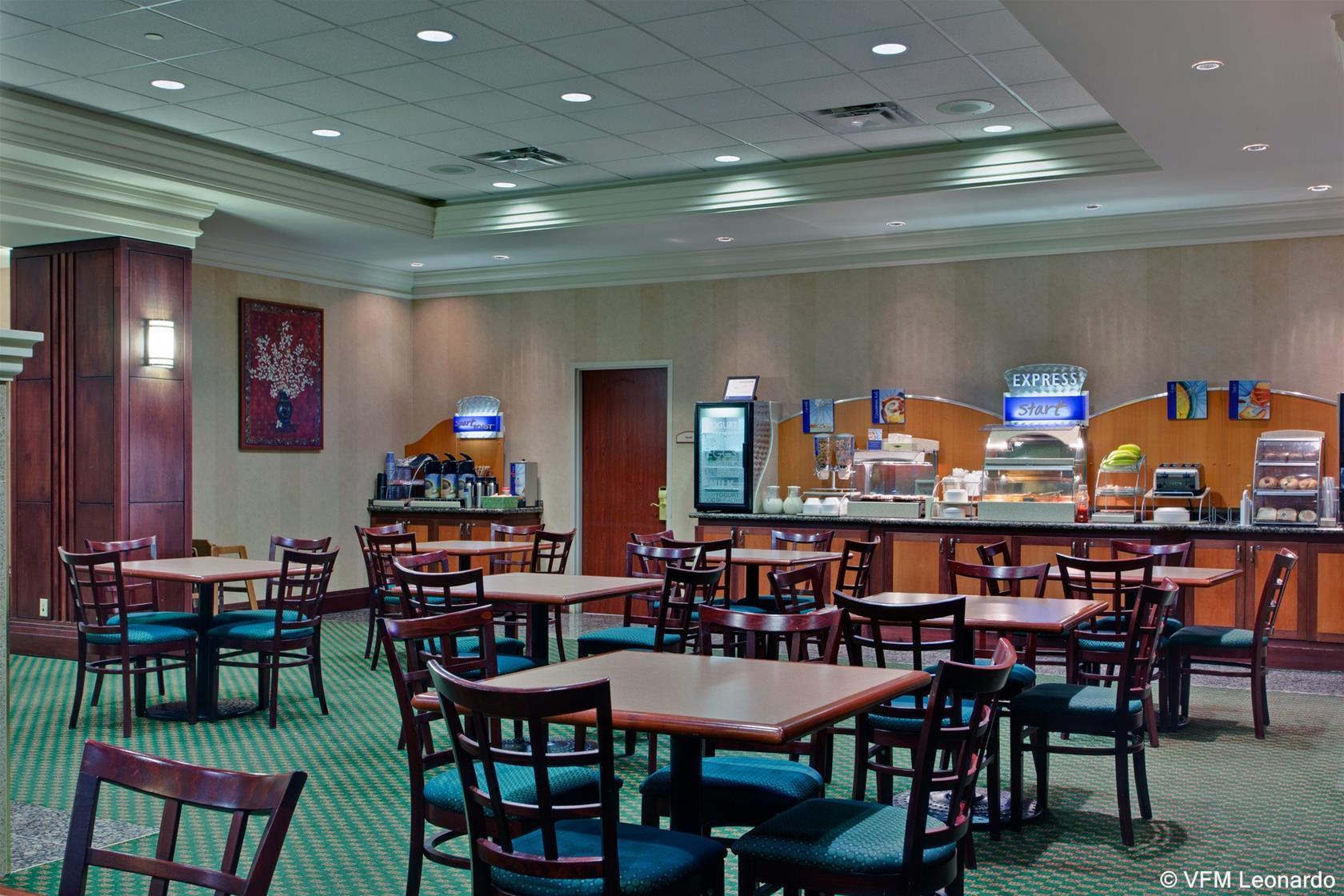 Holiday Inn Express Hotel & Suites Milton By Ihg Exterior photo