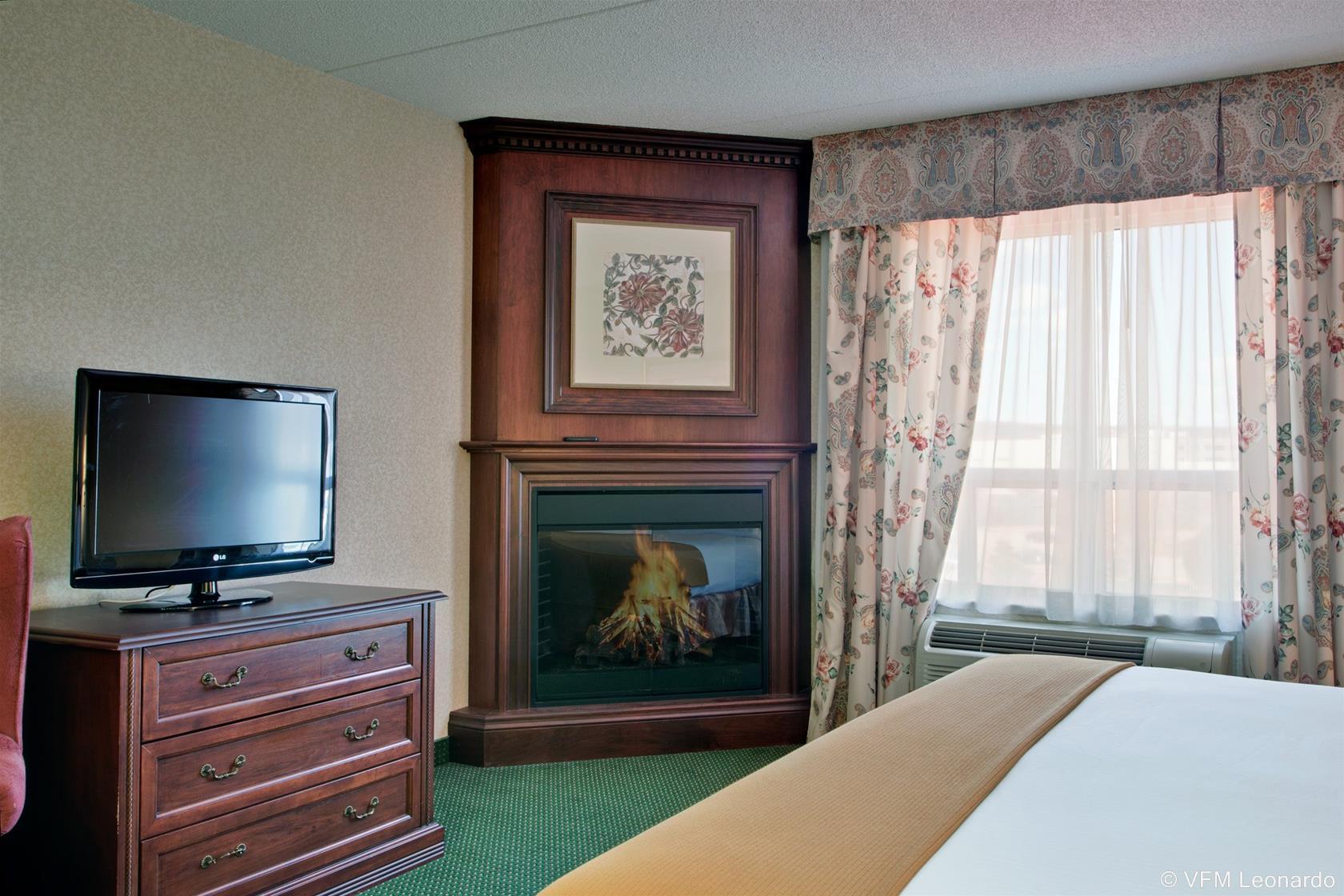 Holiday Inn Express Hotel & Suites Milton By Ihg Exterior photo